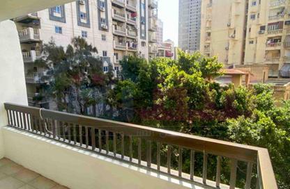 Apartment - 3 Bedrooms - 2 Bathrooms for sale in Zezenia - Hay Sharq - Alexandria