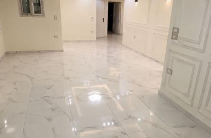 Apartment - 3 Bedrooms - 3 Bathrooms for sale in Morad  St. - Giza District - Ganoub El Giza - Giza