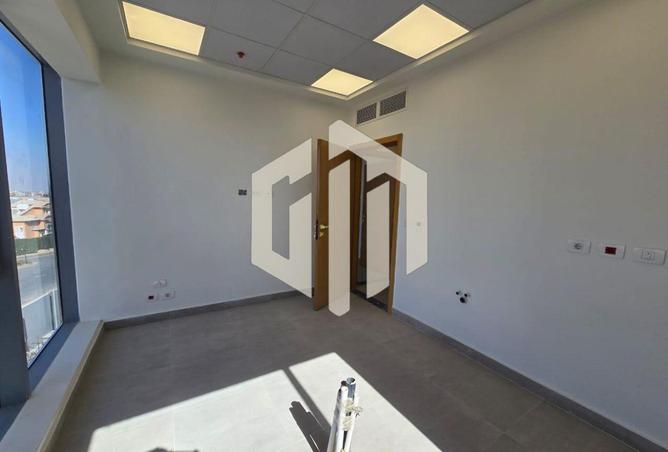 83676927 - Property Image 3