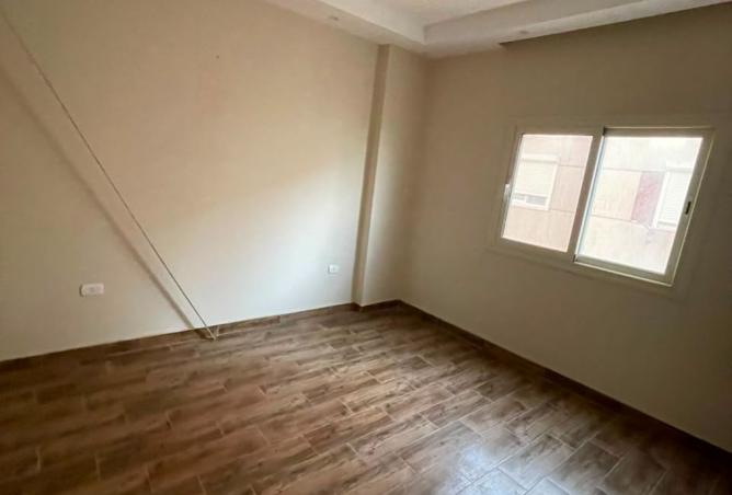 98004083 - Property Image 2