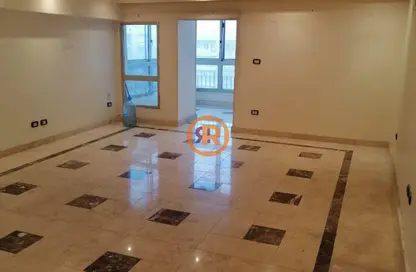 Apartment - 3 Bedrooms - 2 Bathrooms for sale in Zahraa El Maadi - Hay El Maadi - Cairo