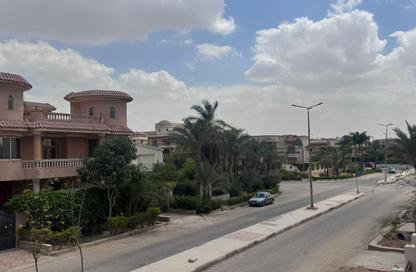 Apartment - 3 Bedrooms - 2 Bathrooms for sale in 2nd Neighborhood - 3rd District East - Shorouk City - Cairo