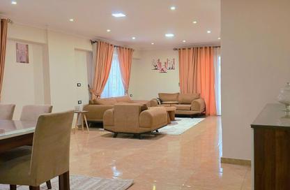 شقة - 3 غرف نوم - 3 حمامات للايجار في شارع اسراء المعلمين - المهندسين - الجيزة