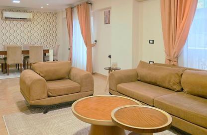 شقة - 3 غرف نوم - 3 حمامات للايجار في شارع اسراء المعلمين - المهندسين - الجيزة