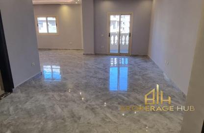 شقة - 3 غرف نوم - 2 حمامات للايجار في عمارات البنفسج - البنفسج - مدينة القاهرة الجديدة - القاهرة