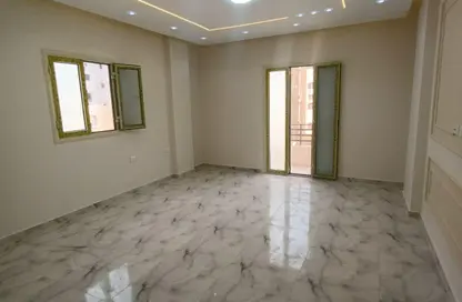 شقة - 3 غرف نوم - 2 حمامات للبيع في شارع حسن سلطان - الحي الثالث - مدينة 6 أكتوبر - الجيزة