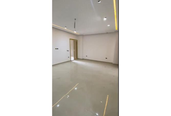 103990201 - Property Image 3