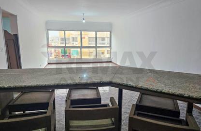 Apartment - 3 Bedrooms - 1 Bathroom for sale in Smouha - Hay Sharq - Alexandria
