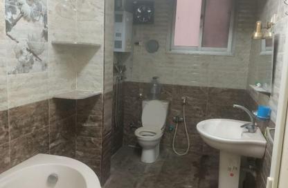 Apartment - 2 Bedrooms - 1 Bathroom for sale in Nabil Al Wakkad St. - Ard El Golf - Heliopolis - Masr El Gedida - Cairo