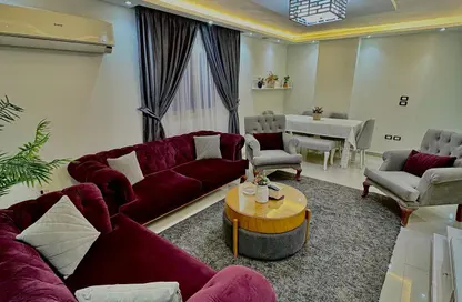 شقة - 3 غرف نوم - 1 حمام للبيع في شارع التحرير - الدقي - الجيزة