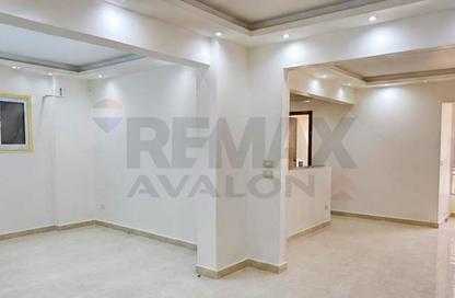 Apartment - 2 Bedrooms - 1 Bathroom for sale in La Vison St. - Bolkly - Hay Sharq - Alexandria