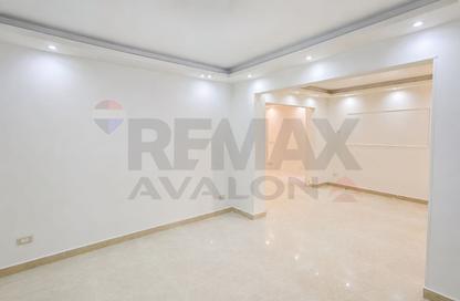 Apartment - 2 Bedrooms - 1 Bathroom for sale in La Vison St. - Bolkly - Hay Sharq - Alexandria