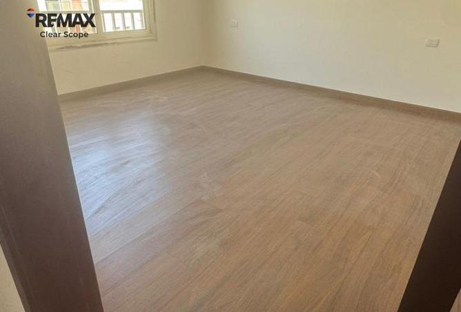 106853666 - Property Image 3