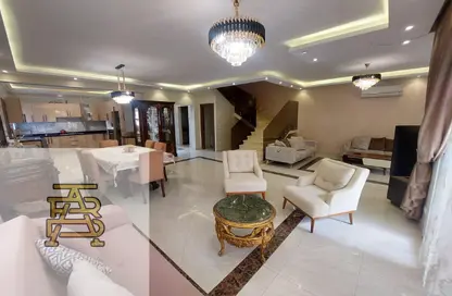 فيلا - 4 غرف نوم - 4 حمامات للبيع في مدينتي - القاهرة