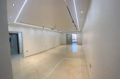 شقة - 3 غرف نوم - 2 حمامات للايجار في محور جمال عبد الناصر - التجمع الثالث - مدينة القاهرة الجديدة - القاهرة