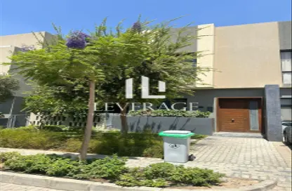 تاون هاوس - 3 غرف نوم - 3 حمامات للايجار في كمبوند البروج - كمبوندات الشروق - مدينة الشروق - القاهرة