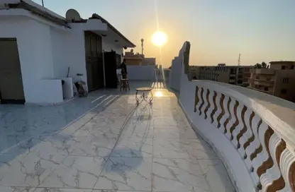 Roof - 2 Bedrooms - 1 Bathroom for sale in The 1st Settlement - New Cairo City - Cairo