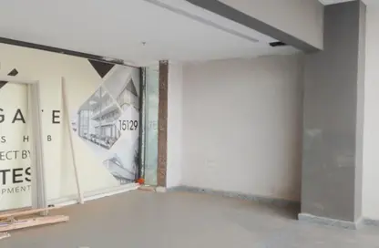 Shop - Studio - 1 Bathroom for rent in West Gate - 6 October Compounds - 6 October City - Giza