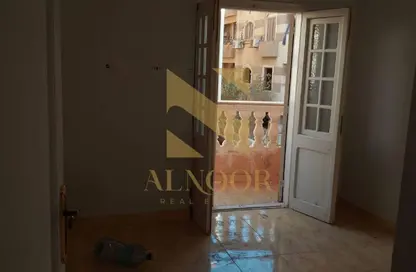 Apartment - 2 Bedrooms - 1 Bathroom for rent in Central St. - 1st District - 6 October City - Giza