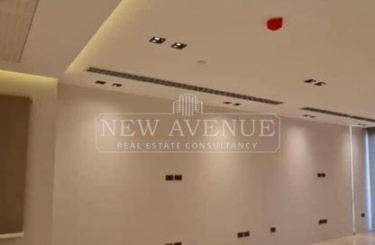 Office Space - Studio for rent in Hyde Park Central - The 6th Settlement - New Cairo City - Cairo