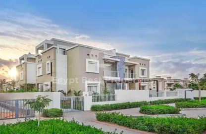 Twin House - 4 Bedrooms - 3 Bathrooms for sale in Mivida - 5th Settlement Compounds - The 5th Settlement - New Cairo City - Cairo