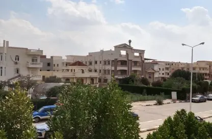 شقة - 3 غرف نوم - 2 حمامات للبيع في المجاورة الثانية - الحي الثالث شرق - مدينة الشروق - القاهرة