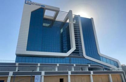 Shop - Studio - 2 Bathrooms for sale in Business Plus - North Teseen St. - The 5th Settlement - New Cairo City - Cairo