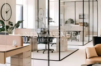 مساحات مكتبية - غرفة نوم للبيع في ليفيلي مول - شارع التسعين الشمالي - التجمع الخامس - مدينة القاهرة الجديدة - القاهرة