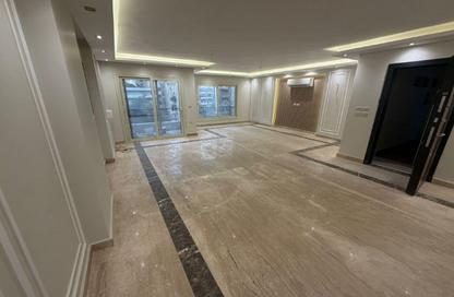 Apartment - 3 Bedrooms - 3 Bathrooms for sale in Shooting Club Street - Dokki - Giza