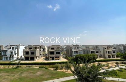 Villa - 4 - 5 for sale in New Giza - Cairo Alexandria Desert Road - 6 October City - Giza