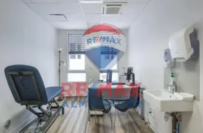 عيادة - غرفة نوم - 1 حمام للايجار في كمبوندات 6 أكتوبر - مدينة 6 أكتوبر - الجيزة