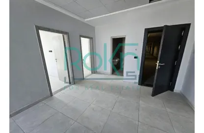 عيادة - 2 غرف نوم - 2 حمامات للايجار في هالتاون - مدينة 6 أكتوبر - الجيزة