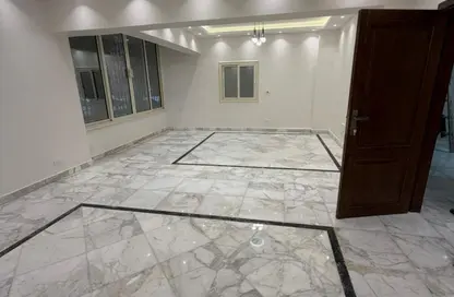 Office Space - Studio - 2 Bathrooms for rent in Gameat Al Dewal Al Arabeya St. - Mohandessin - Giza
