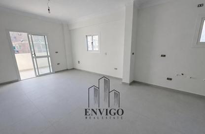 Apartment - 3 Bedrooms - 1 Bathroom for rent in Abdel Hay Hegazy St. - 8th Zone - Nasr City - Cairo