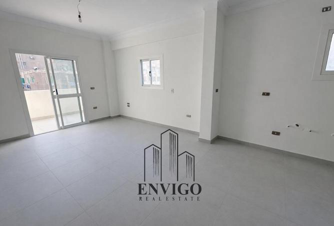 73230328 - Property Image 3