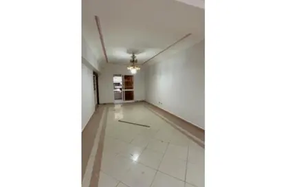 شقة - 3 غرف نوم - 2 حمامات للايجار في شارع حافظ رمضان - المنطقة السادسة - مدينة نصر - القاهرة