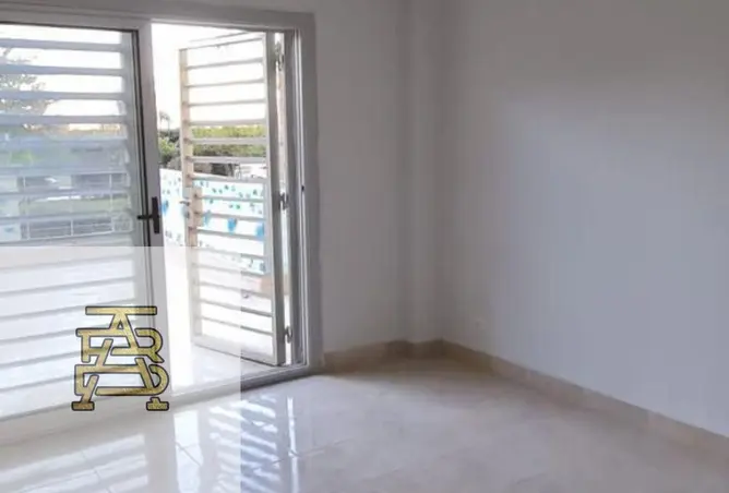 83411986 - Property Image 2