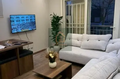 شقة - 2 غرف نوم - 1 حمام للايجار في B12 - مدينتي - القاهرة