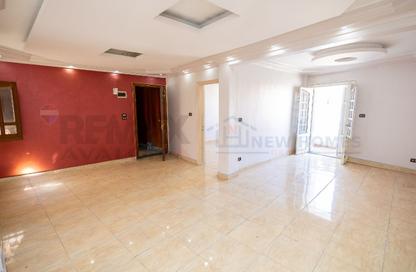 Apartment - 3 Bedrooms - 1 Bathroom for sale in Mostafa Kamel St. - Abu Qir - Hay Than El Montazah - Alexandria