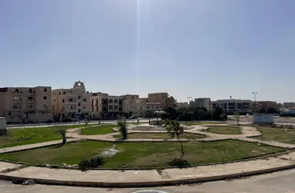 شقة - 3 غرف نوم - 3 حمامات للبيع في المجاورة الثانية - الحي الثالث شرق - مدينة الشروق - القاهرة