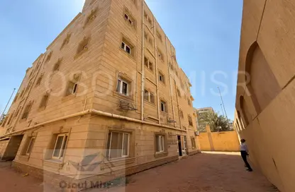 بناية كاملة - 8 غرف نوم - 8 حمامات للبيع في الحي الثامن - الشيخ زايد - الجيزة