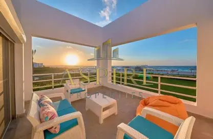 فيلا - 4 غرف نوم - 4 حمامات للبيع في أمواج - سيدي عبد الرحمن - الساحل الشمالي