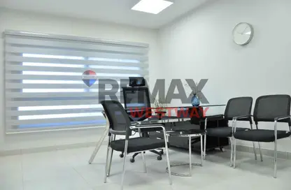 عيادة - 2 غرف نوم - 1 حمام للايجار في نيو جيزة - طريق مصر اسكندرية الصحراوي - مدينة 6 أكتوبر - الجيزة