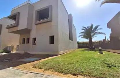 Villa - 4 - 5 for sale in Palm Hills Village Gate - South Investors Area - New Cairo City - Cairo