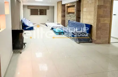 شقة - 2 غرف نوم - 1 حمام للبيع في شارع خالد بن الوليد - سيدي بشر - حي اول المنتزة - الاسكندرية