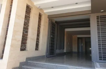 Apartment - 3 Bedrooms - 3 Bathrooms for sale in North Lotus - El Lotus - New Cairo City - Cairo