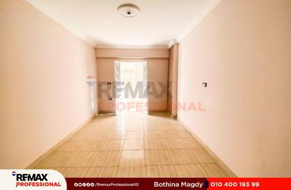 Apartment - 3 Bedrooms - 1 Bathroom for sale in Abd Al Moneim Sanad St. - Ibrahimia - Hay Wasat - Alexandria