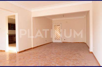 Apartment - 3 Bedrooms - 2 Bathrooms for sale in Wageeh Basha St. - Backus - Hay Sharq - Alexandria