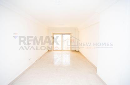 Apartment - 3 Bedrooms - 2 Bathrooms for sale in Camp Chezar - Hay Wasat - Alexandria