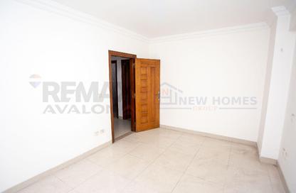 Apartment - 3 Bedrooms - 2 Bathrooms for sale in Camp Chezar - Hay Wasat - Alexandria